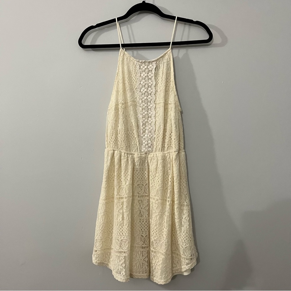 ✨3/$10✨ Francesca's Cream color lace overlay dress